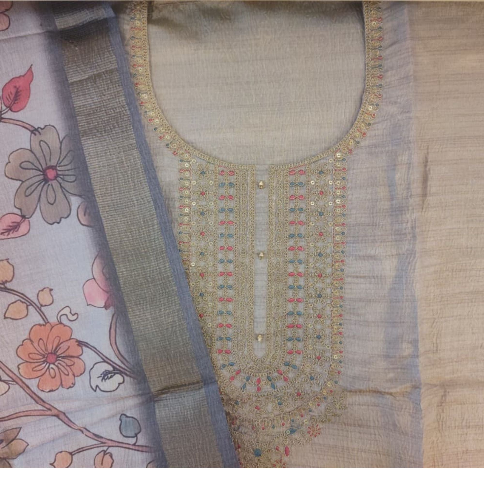 TISSUE UNSTITCH SUIT, HIGHLIGHT WITH PREMAKE MACHINE EMBROIDER NECK