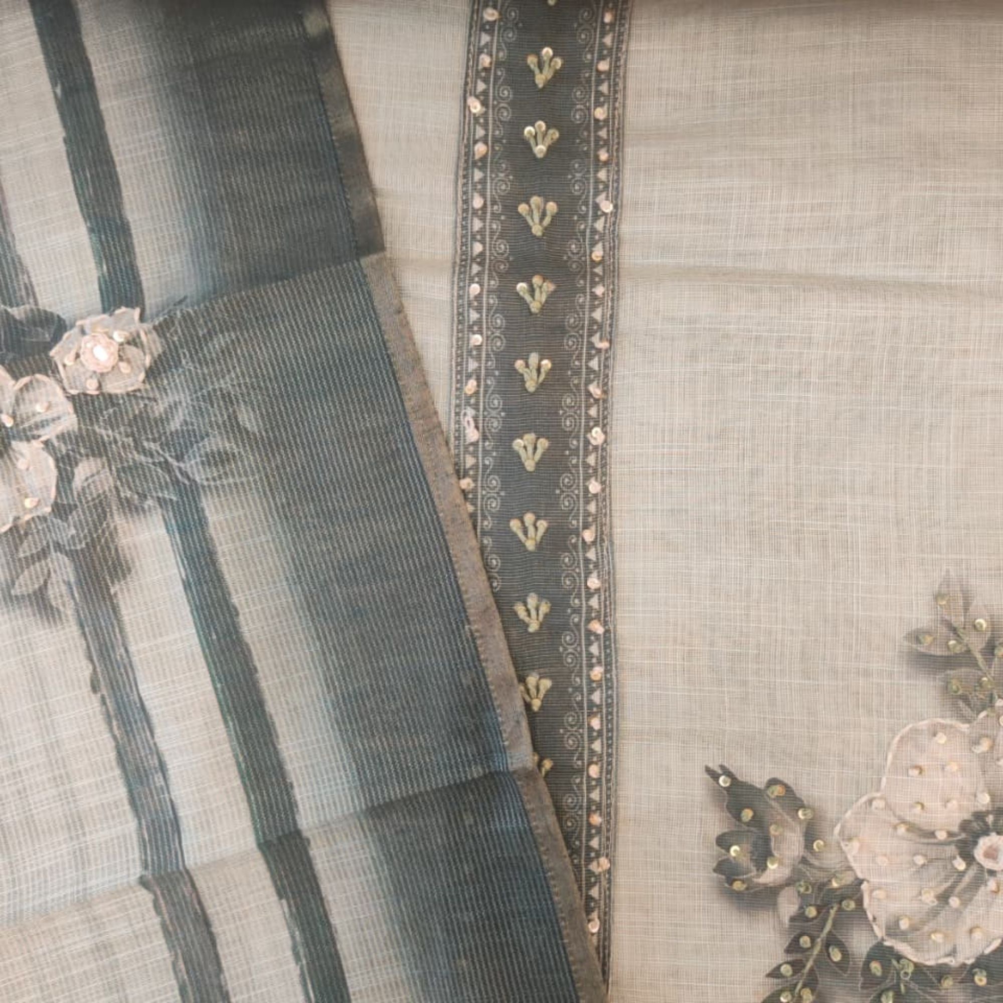 TISSUE LINEN UNSTITCH SUIT HIGHLIGHT WITH FRENCH KNOT EMBROIDERY