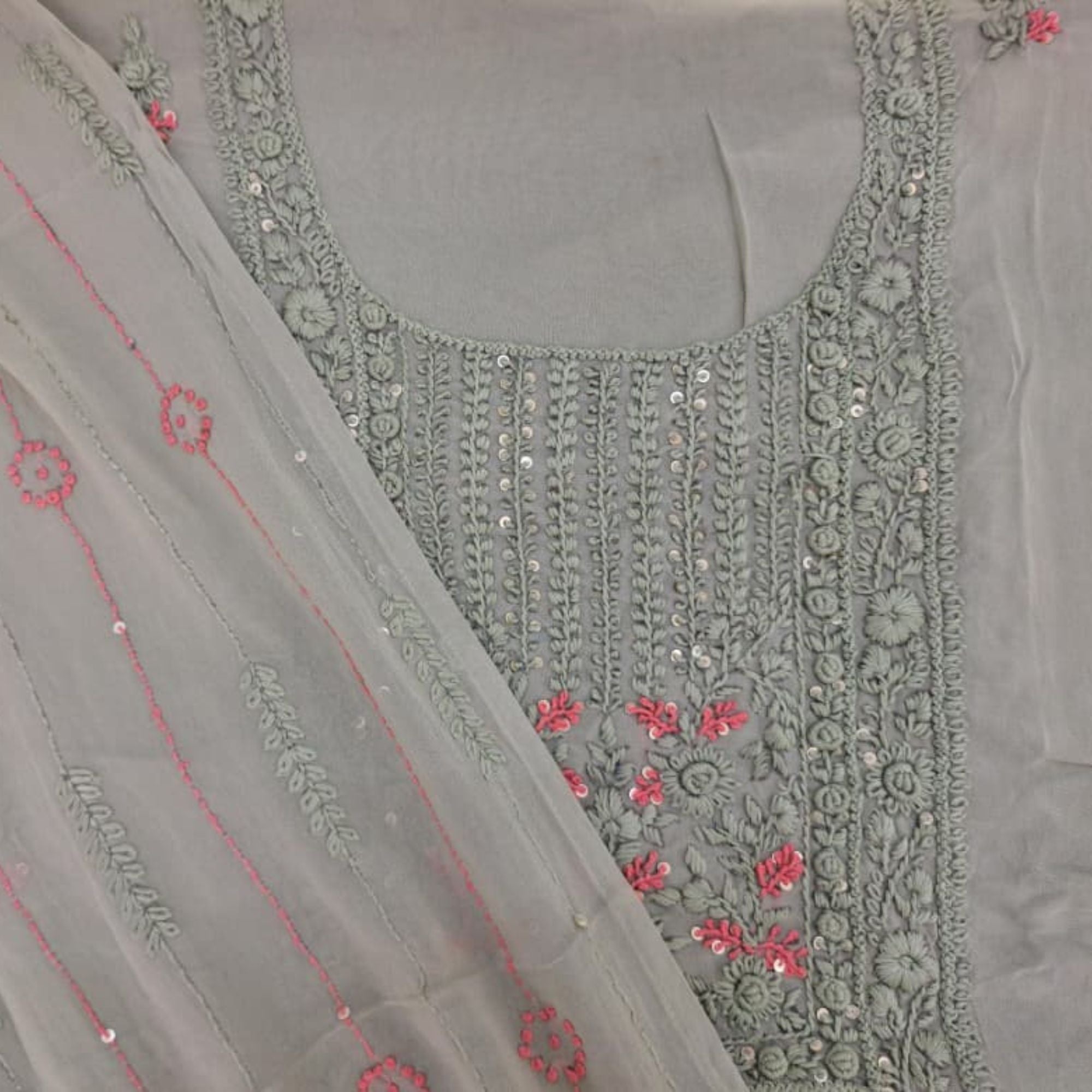 GEORGETTE UNSTITCH SUIT ,HIGHLIGHT WITH KARACHI YOKE THREAD EMBROIDERY