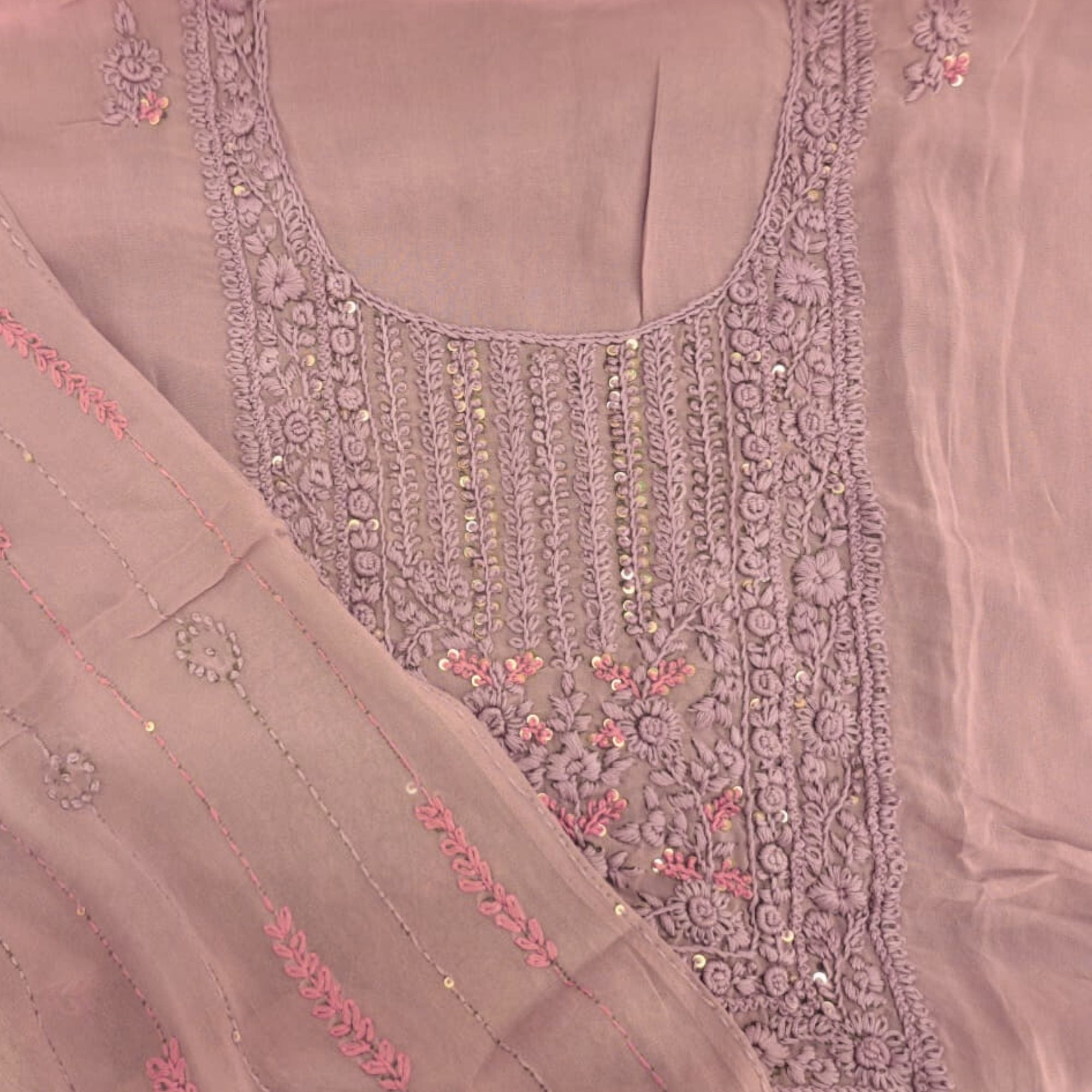 GEORGETTE UNSTITCH SUIT ,HIGHLIGHT WITH KARACHI YOKE THREAD EMBROIDERY