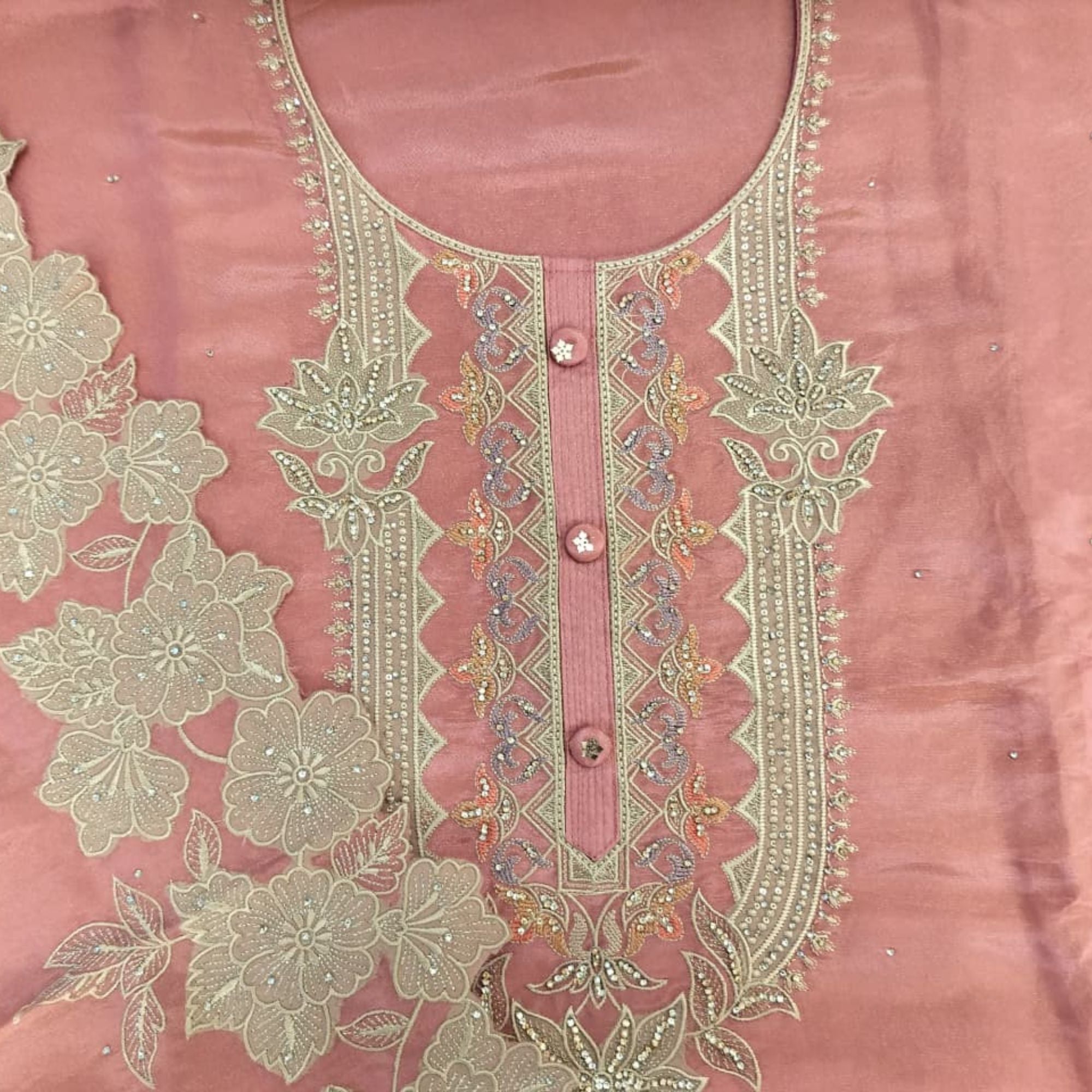 TISSUE UNSTITCH SUIT HIGHLIGHT  WITH PRESTUCTURE STONE WORK NECK