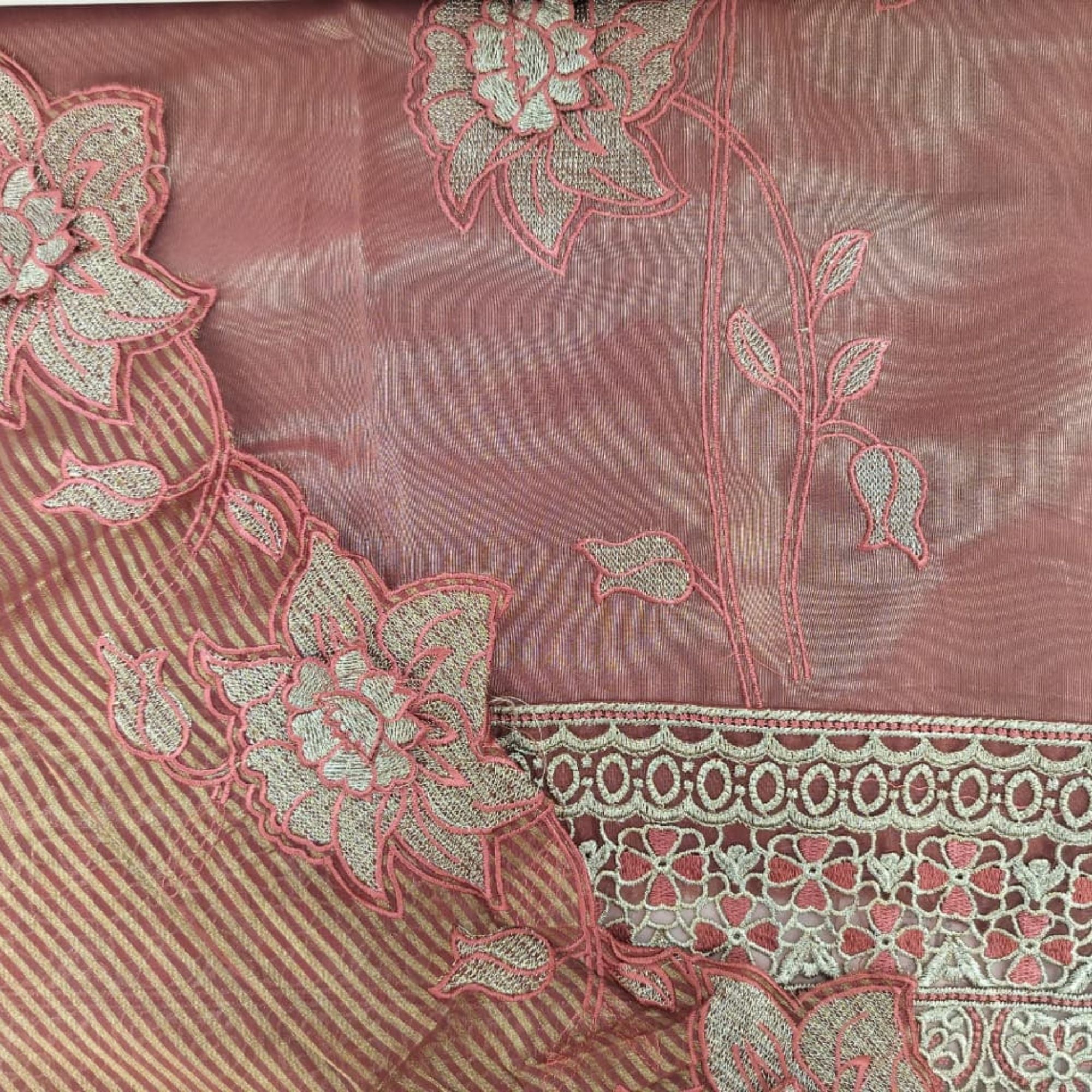 TISSUE UNSTITCH SUIT ADORNED WITH PATCH WORK