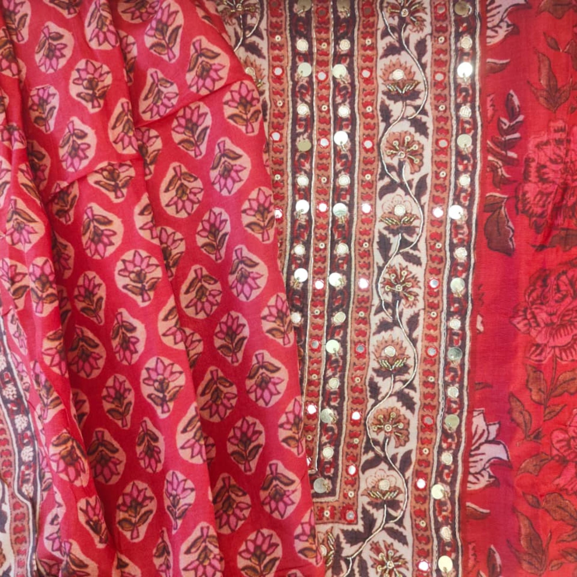 MUSLIN UNSTITCH SUIT HIGHLIGHT WITH MIRROR WORK