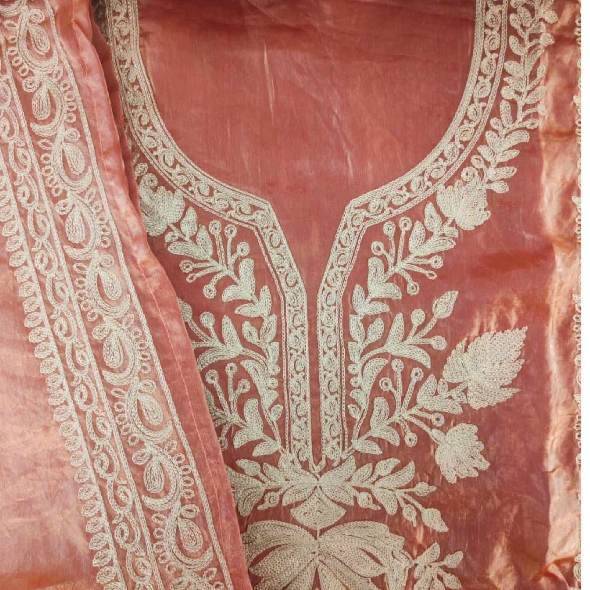 JIMICCHU UNSTITCH SUIT ADORNED WITH MACHINE EMBROIDERY