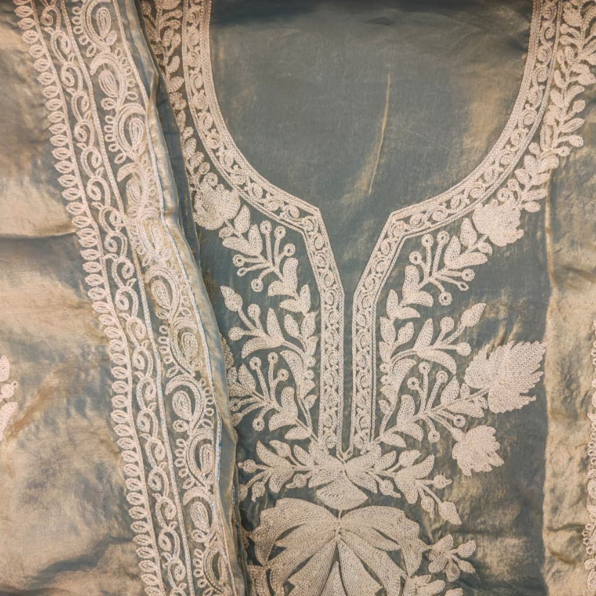 JIMICCHU UNSTITCH SUIT ADORNED WITH MACHINE EMBROIDERY