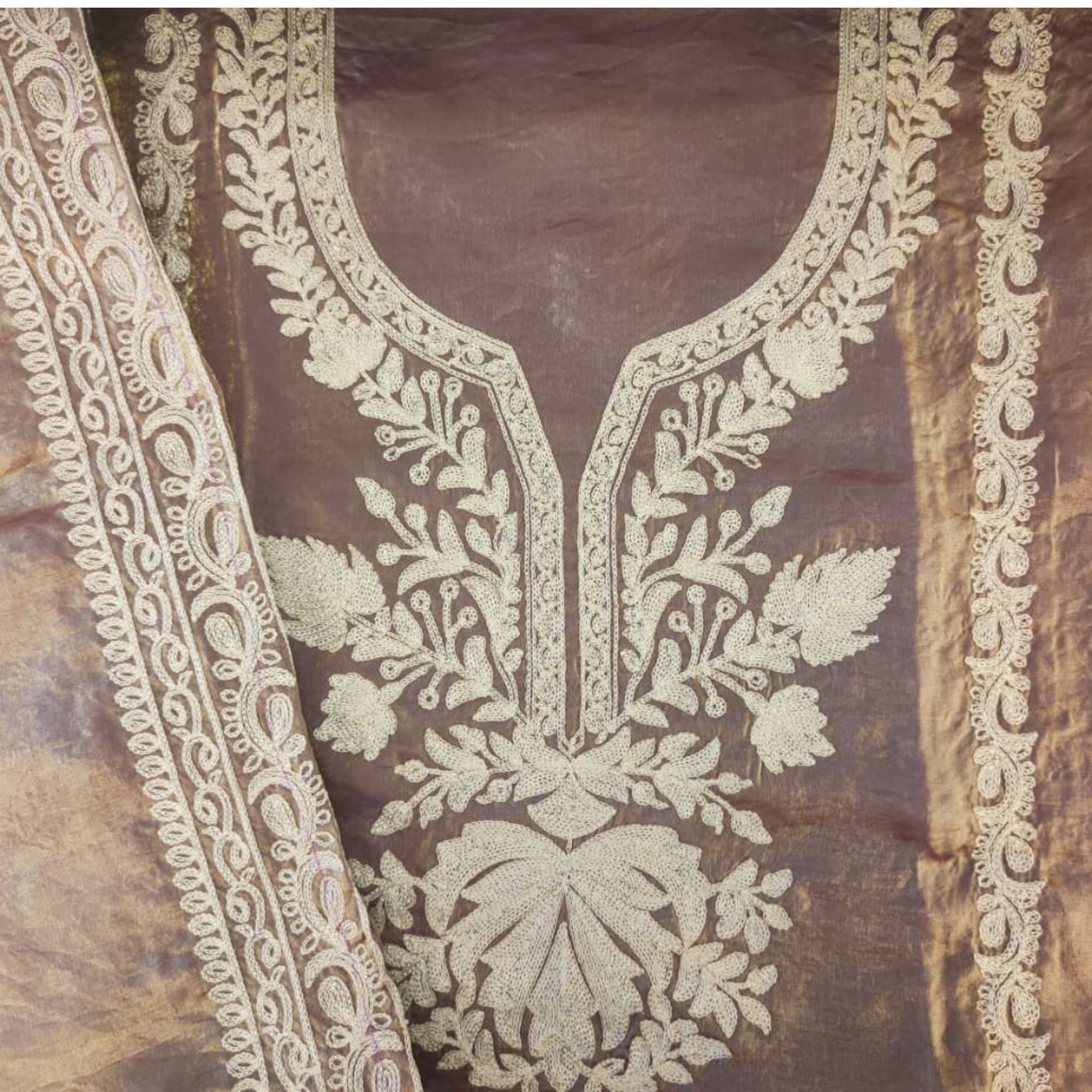 JIMICCHU UNSTITCH SUIT ADORNED WITH MACHINE EMBROIDERY