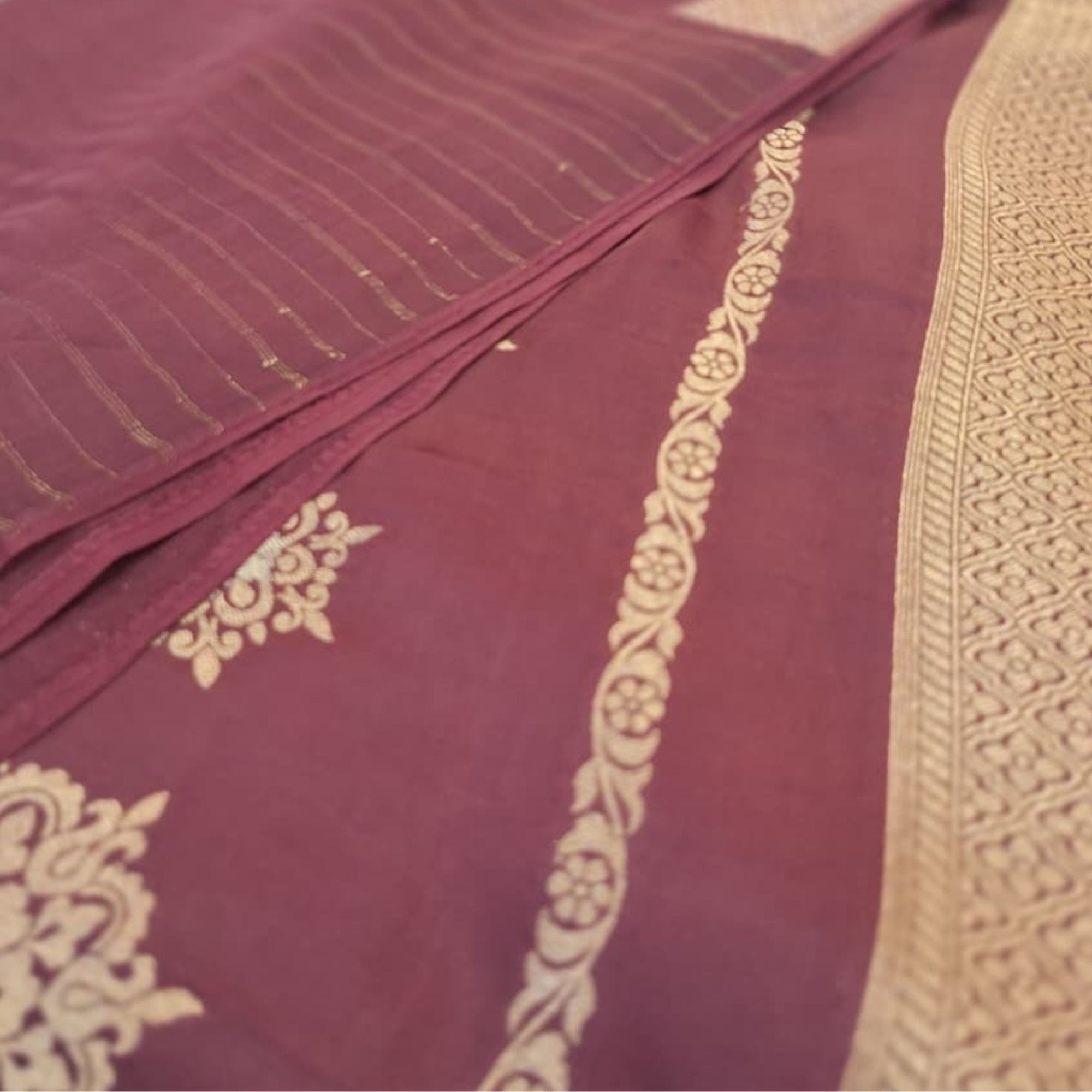 SILK BANARASI SAREE HIGHLIGHTED WITH ALL OVER BUTTI