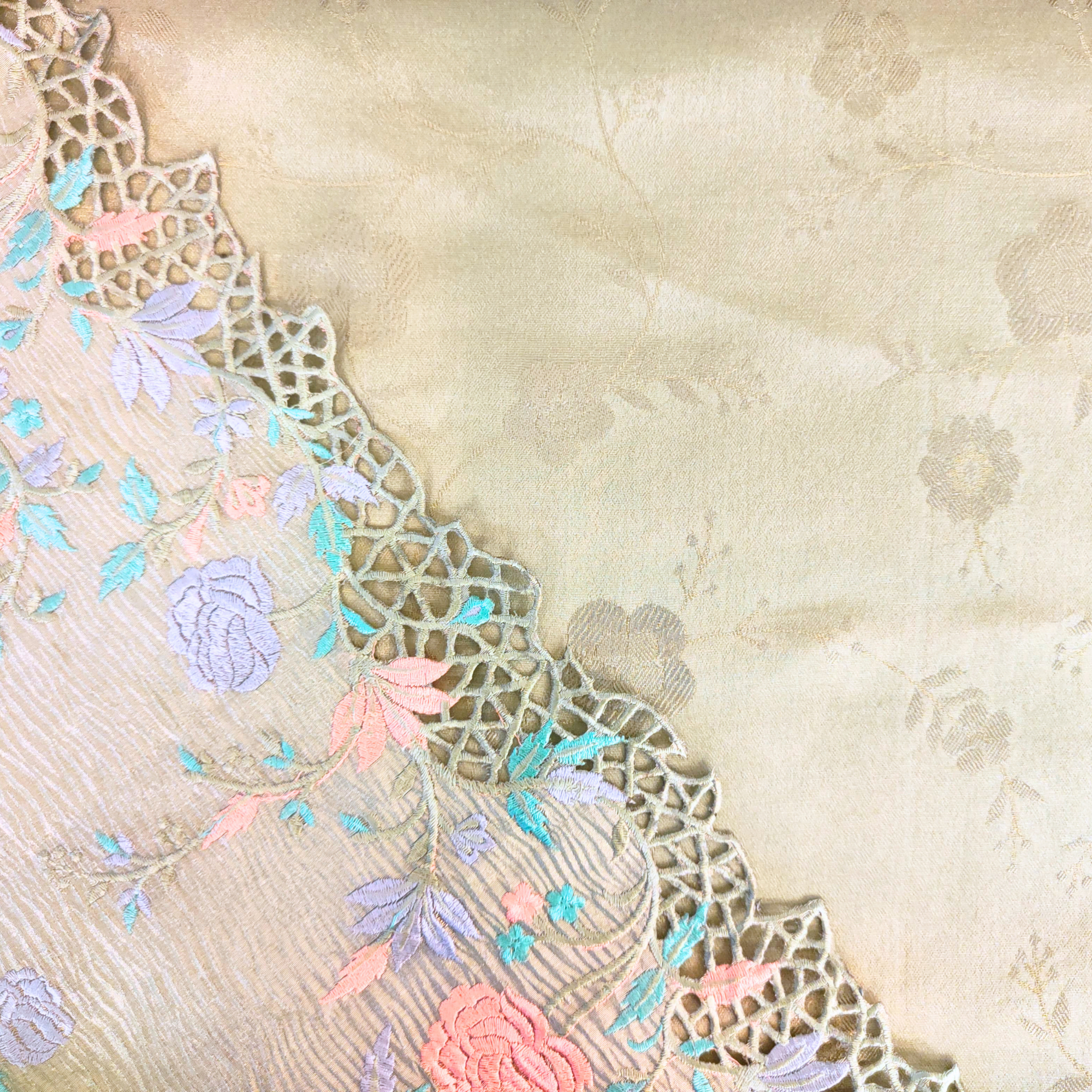 CRAPE JACQUARD SUIT WITH WOVEN FLORAL MOTIFS