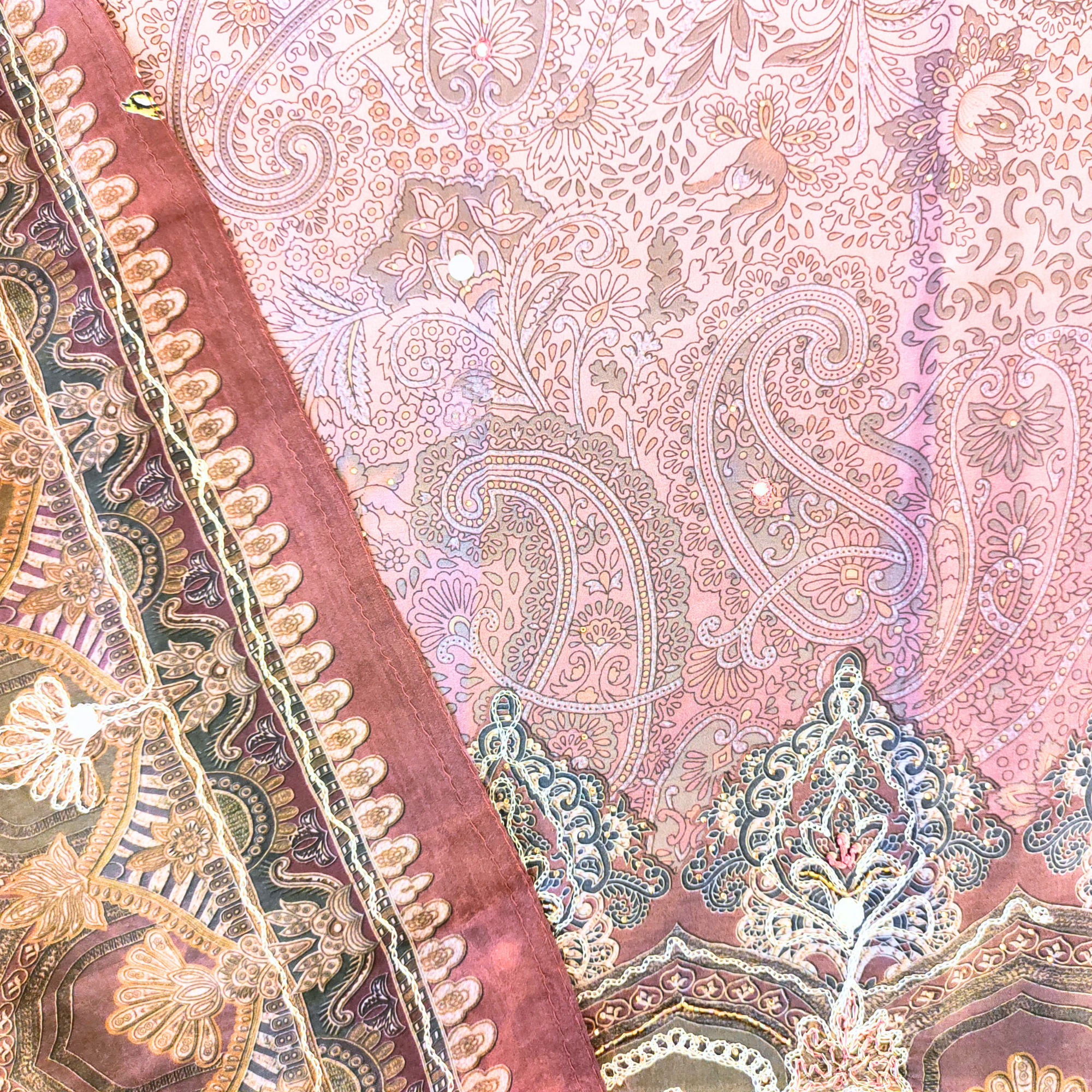 SILK SUIT  WITH DIGITAL PRINT PAISLEY AND FLORAL PRINT