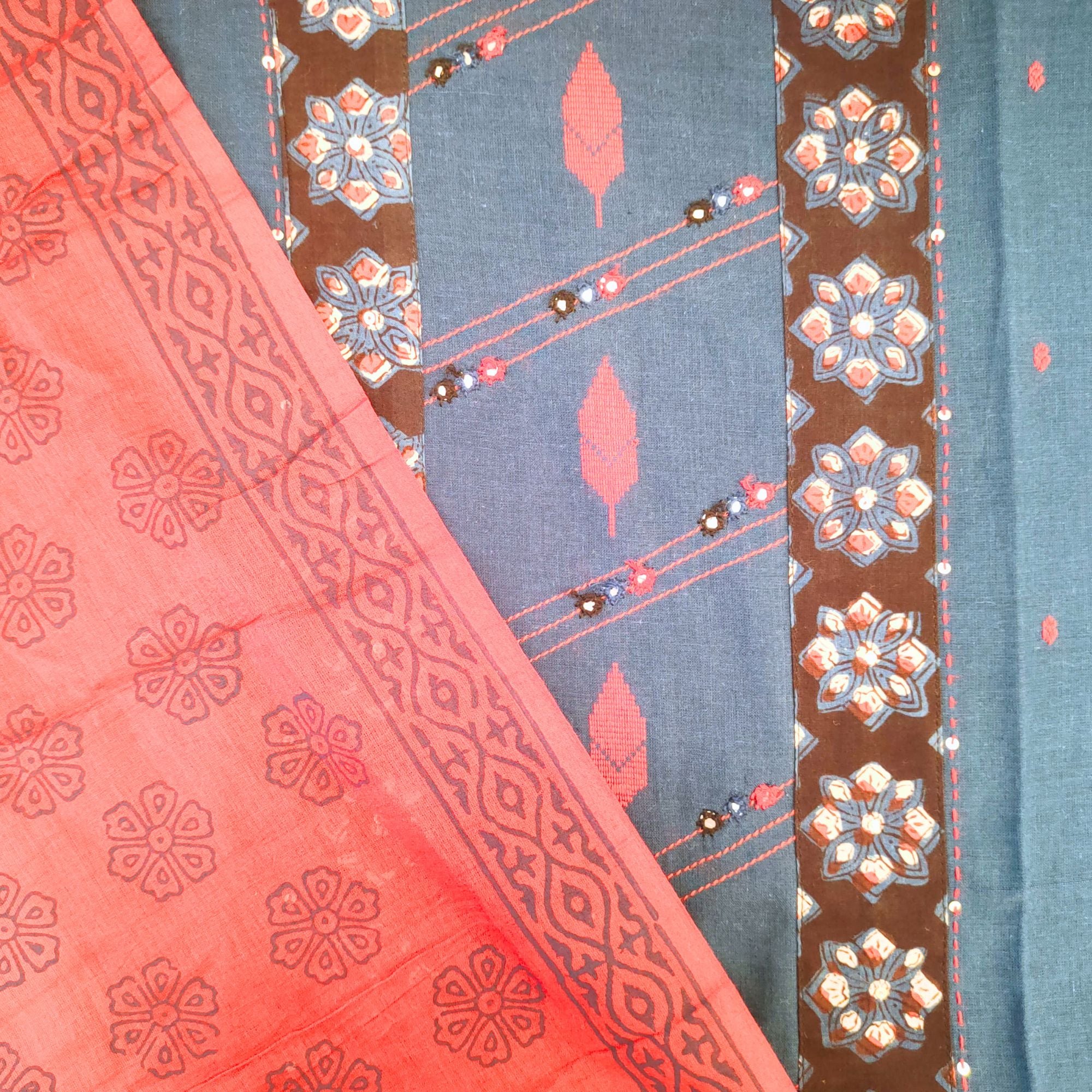 COTTON SUIT WITH BLOCK PRINT YOKE