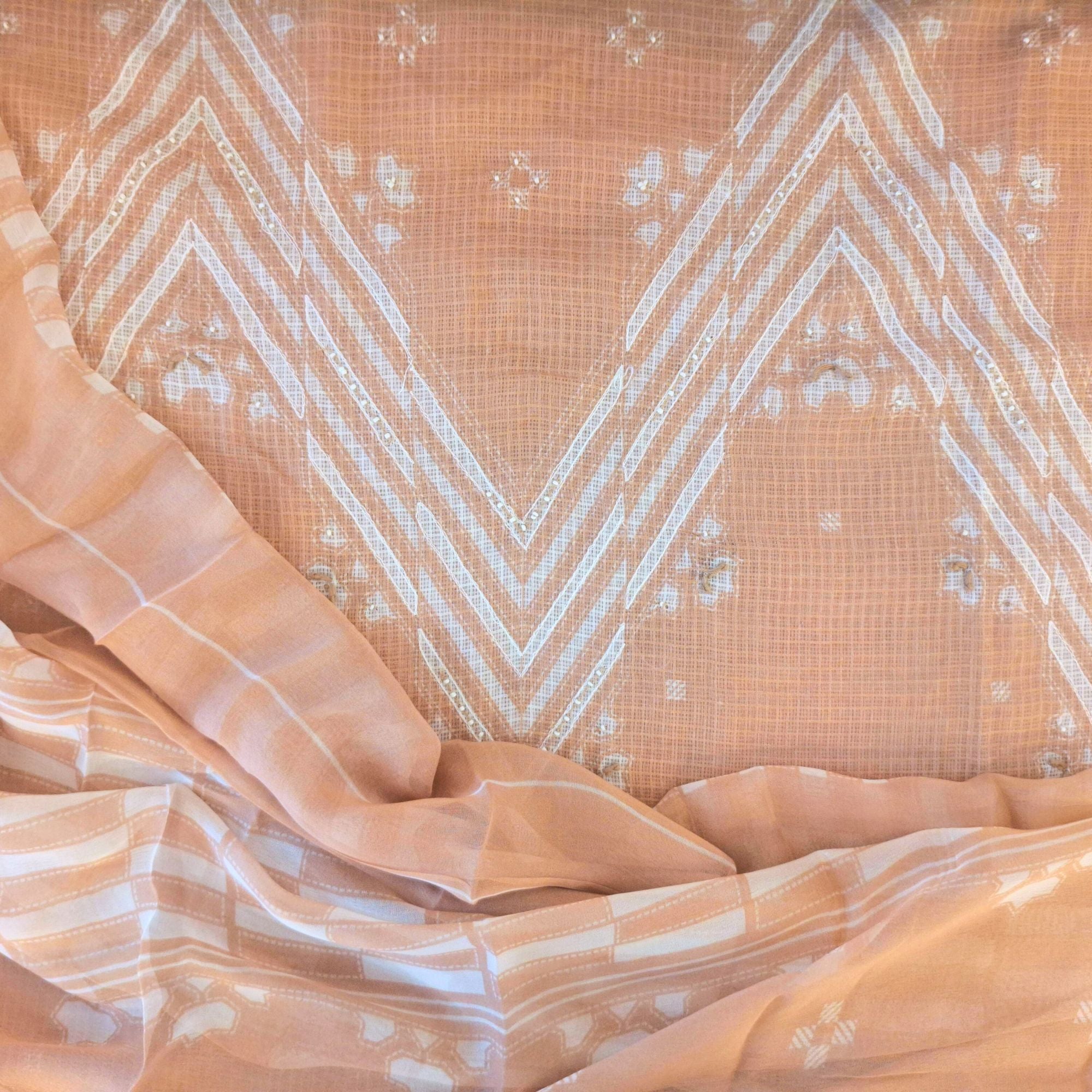 LINEN SUIT WITH GEOMATRIC PATTERN DESIGN