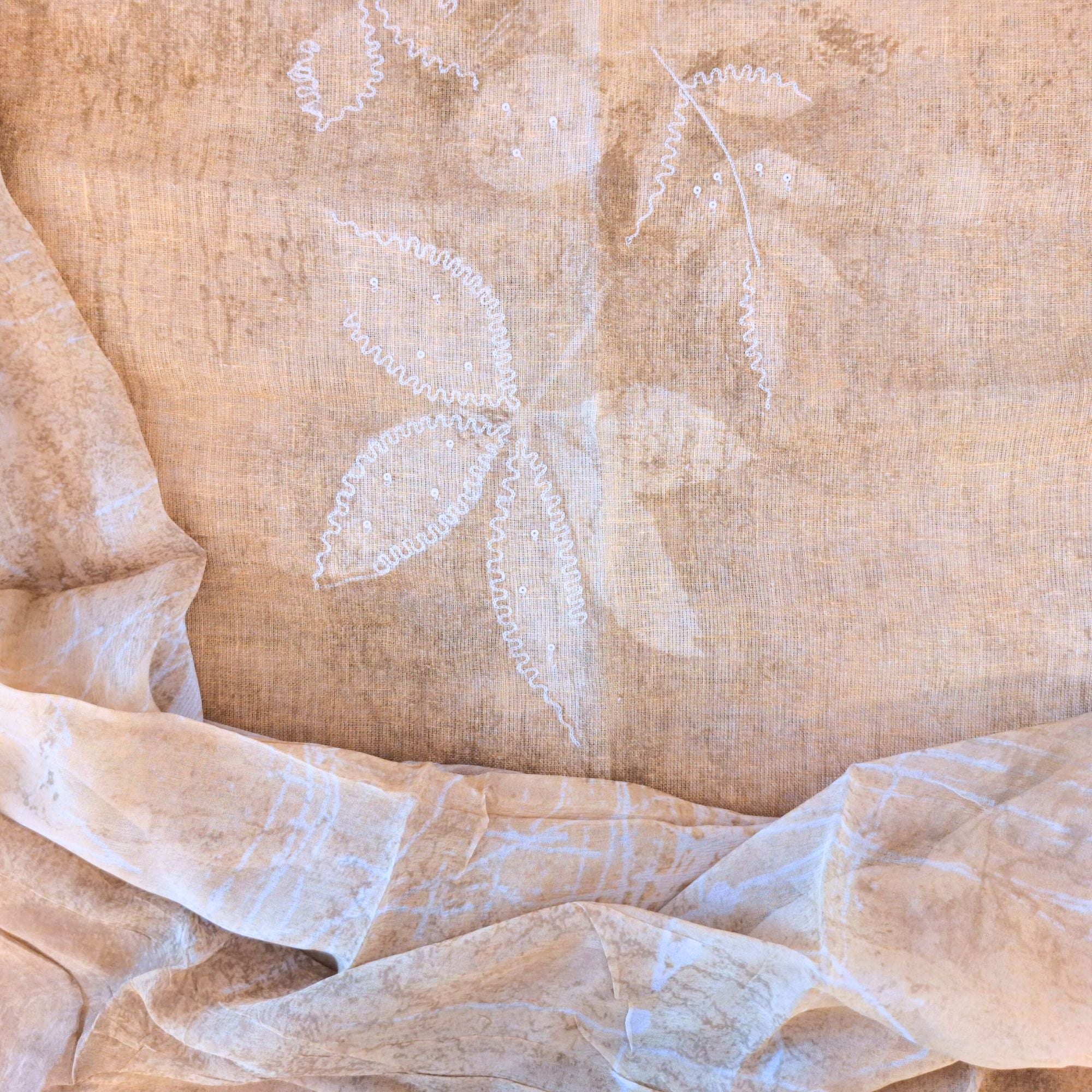 LINEN SUIT WITH NATURAL PATTERN DESIGN