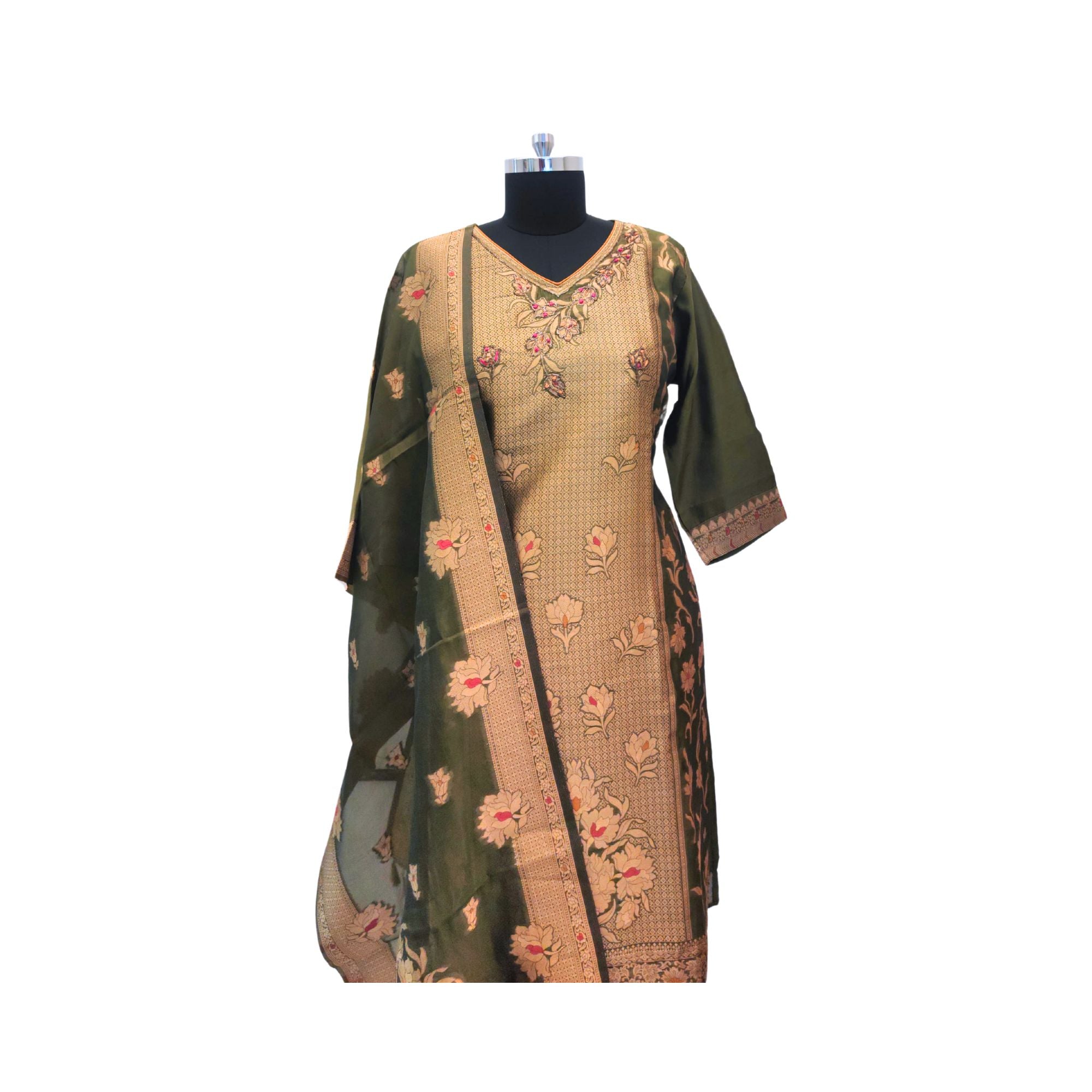 READY TO WEAR WITH CUTDANA WORK YOKE