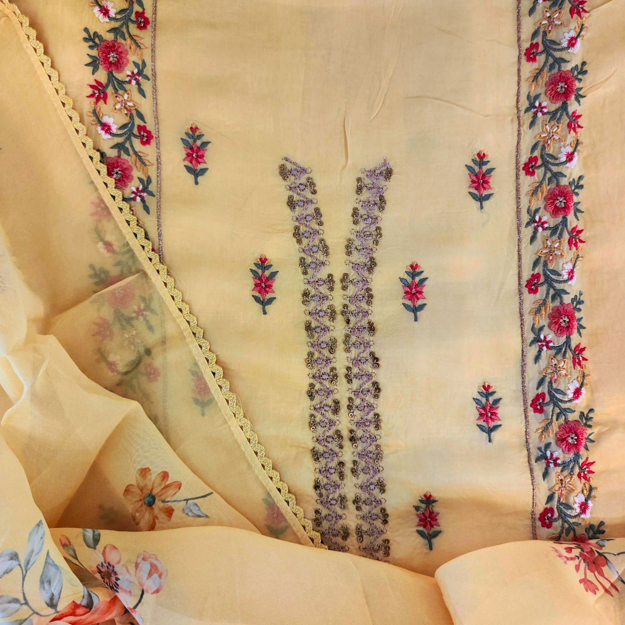 MUSLIN ORGANZA SUIT WITH FLORAL MACHINE EMBROIDERY