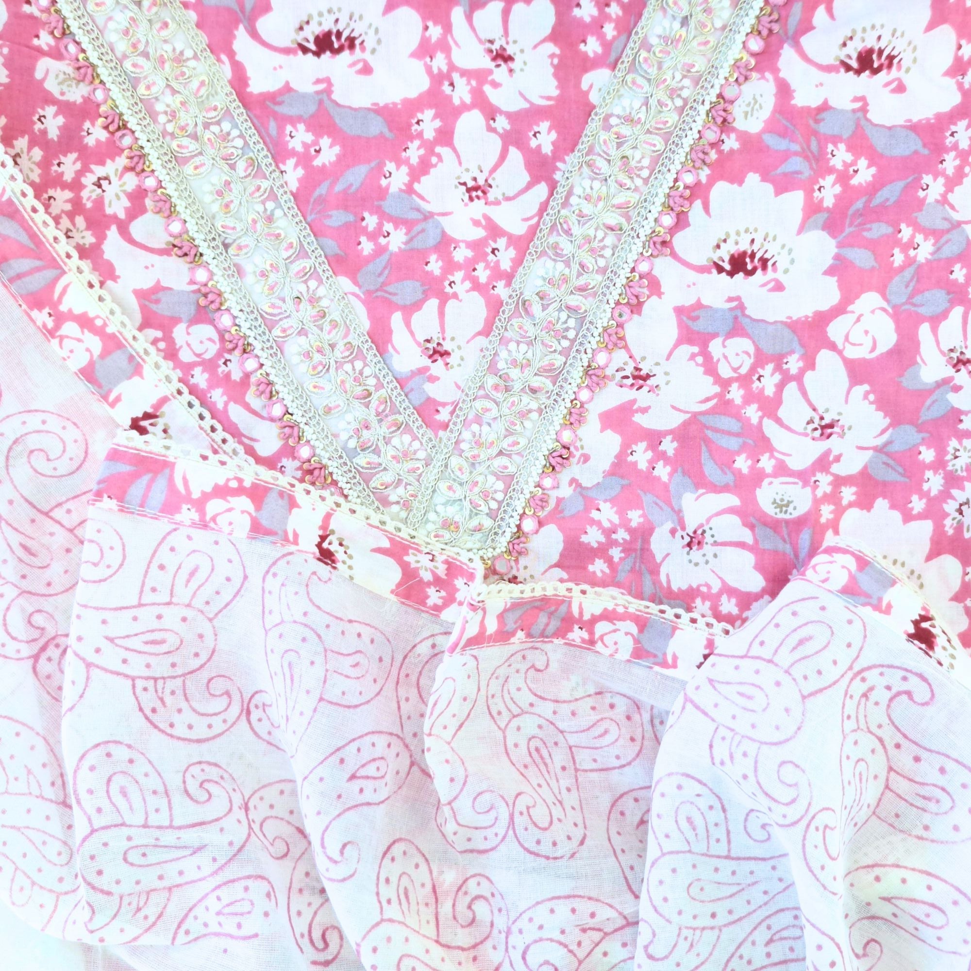 V-NECK EMBROIDER COTTON UNSTITCH SUIT