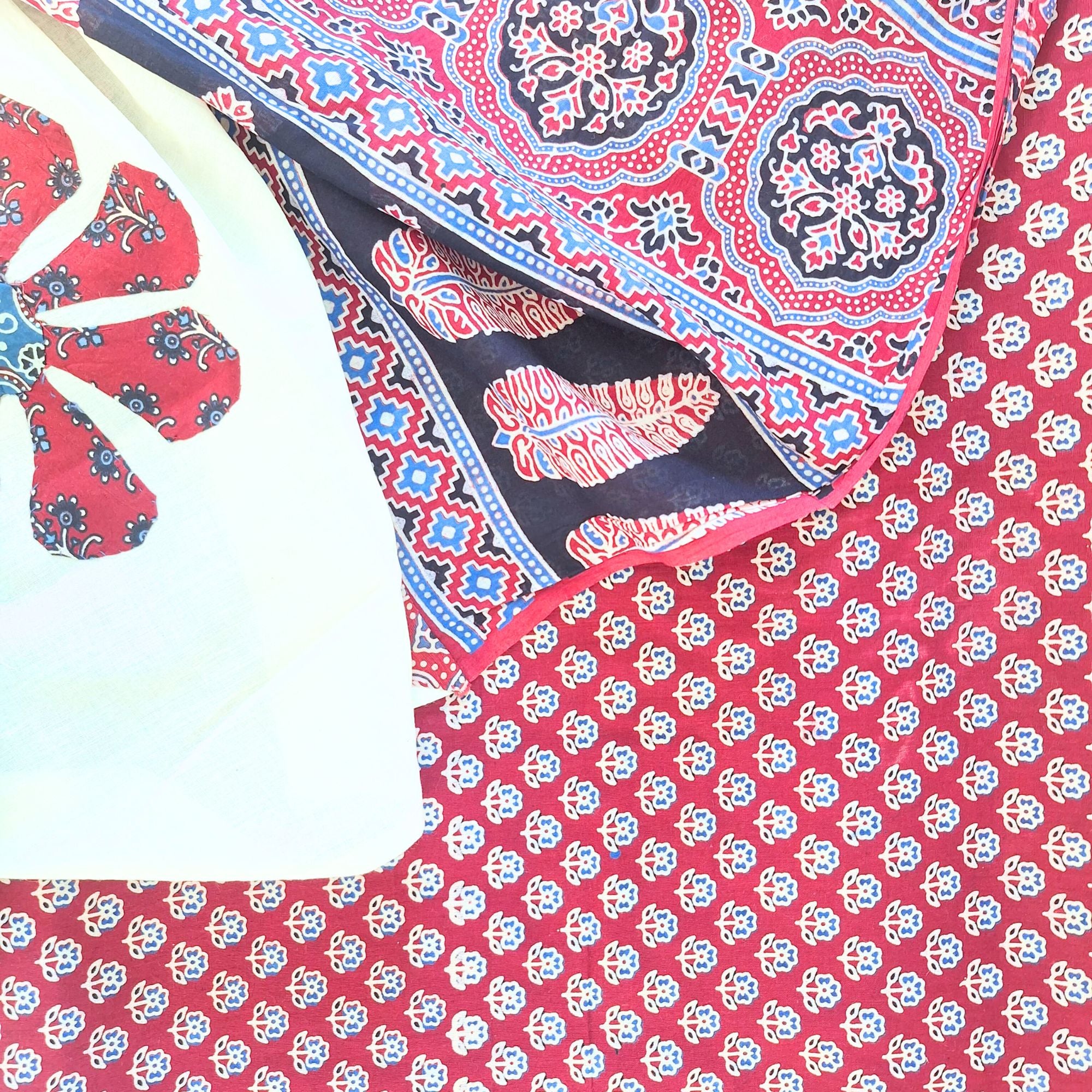 RED FLORAL PRINT COTTON UNSTITCH SUIT